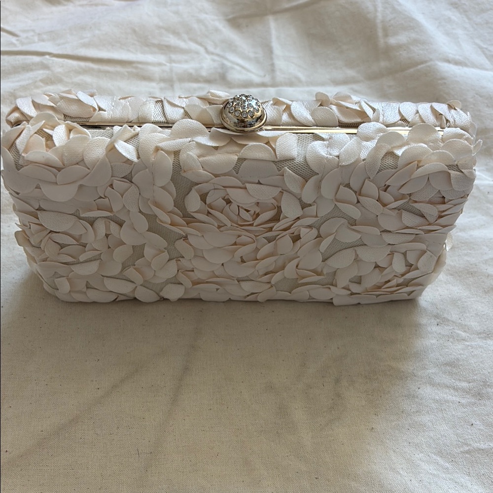 DL Bleu Cream Floral Clutch (New)